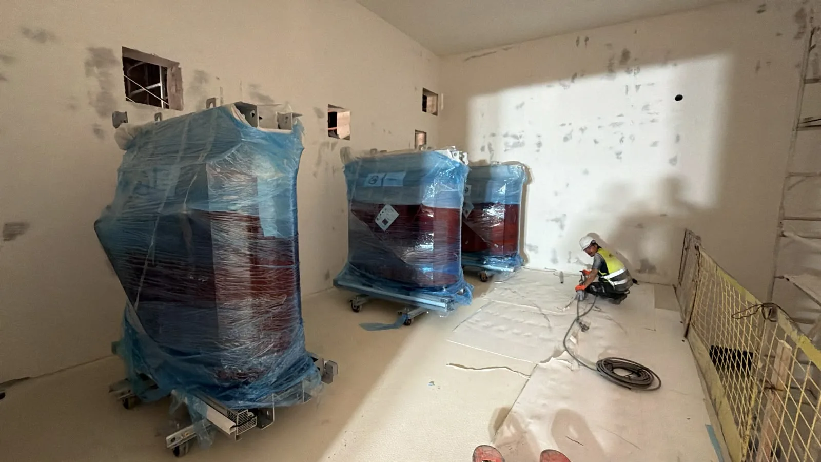 התקנת שנאים בחדר מתח גבוה